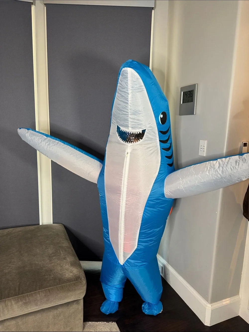 Adults Older Kids Blue Inflatable Shark Costume Halloween fits 59”- 75” NEW
